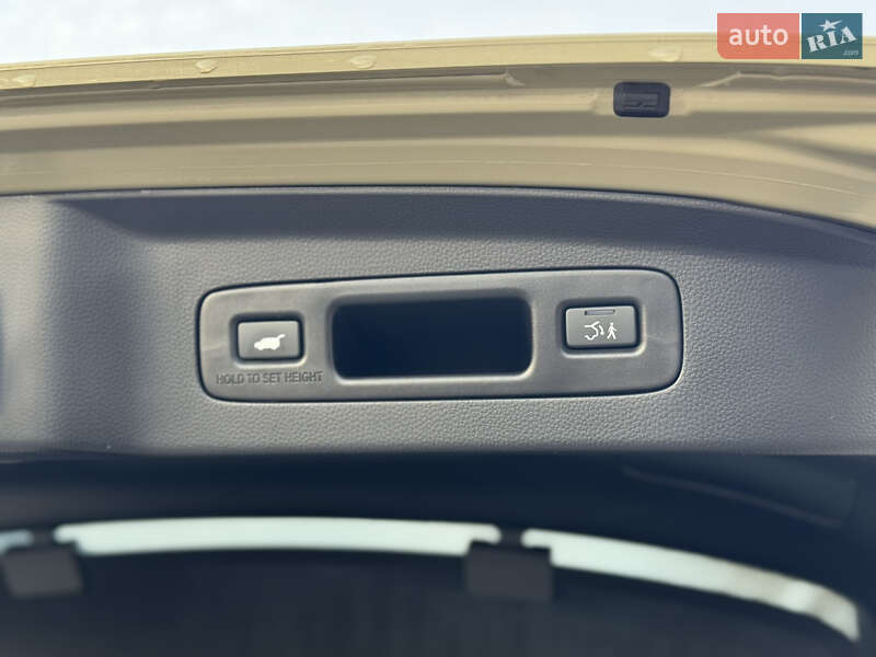 Внедорожник / Кроссовер Honda HR-V 2023 в Киеве