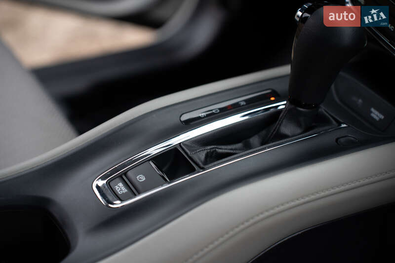 Внедорожник / Кроссовер Honda HR-V 2015 в Киеве