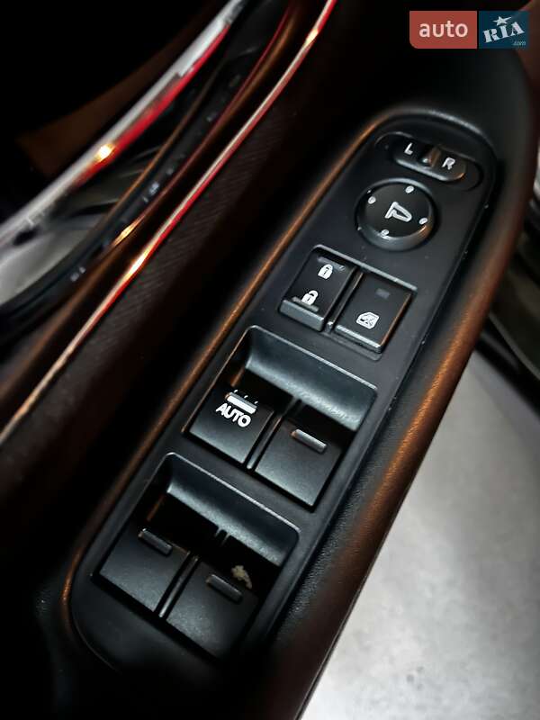 Позашляховик / Кросовер Honda HR-V 2015 в Одесі