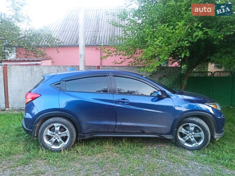 Внедорожник / Кроссовер Honda HR-V 2017 в Полтаве