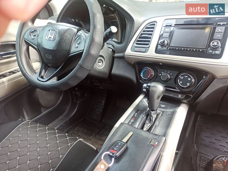 Внедорожник / Кроссовер Honda HR-V 2017 в Полтаве