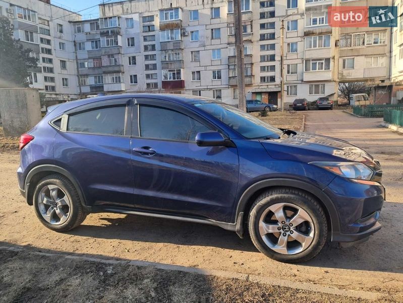 Внедорожник / Кроссовер Honda HR-V 2017 в Полтаве