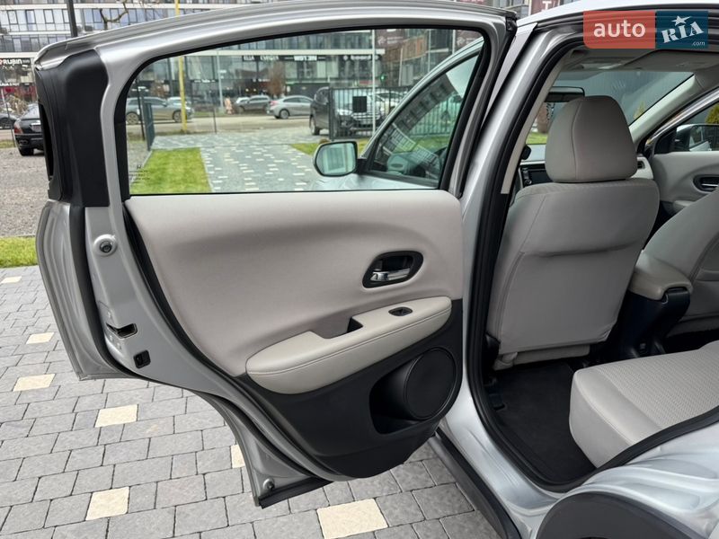 Внедорожник / Кроссовер Honda HR-V 2016 в Ужгороде фото 27 Внедорожник / Кроссовер Honda HR-V 2016 в Ужгороде