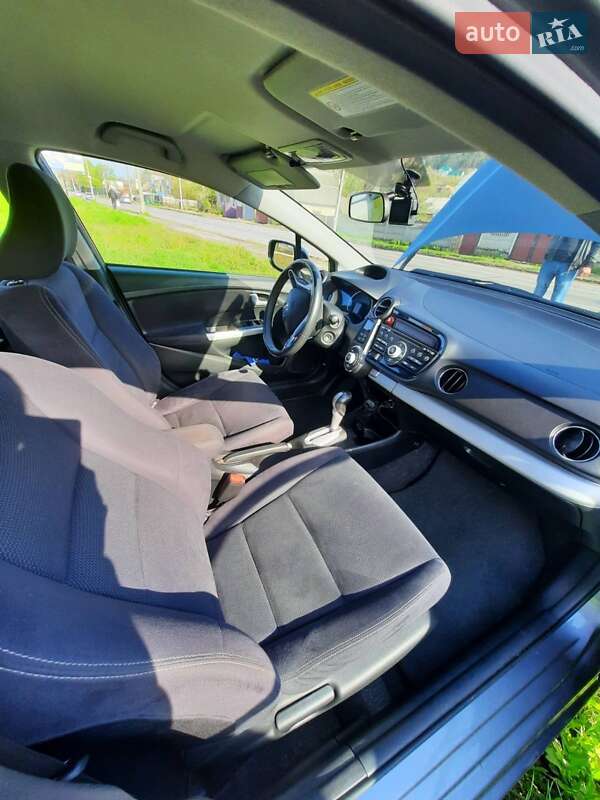 Хэтчбек Honda Insight 2012 в Могилев-Подольске