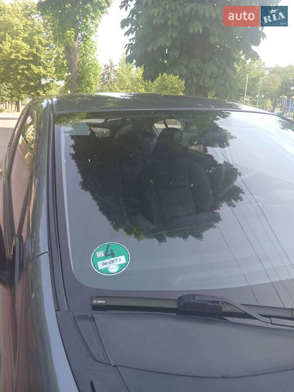 Хэтчбек Honda Insight 2012 в Могилев-Подольске