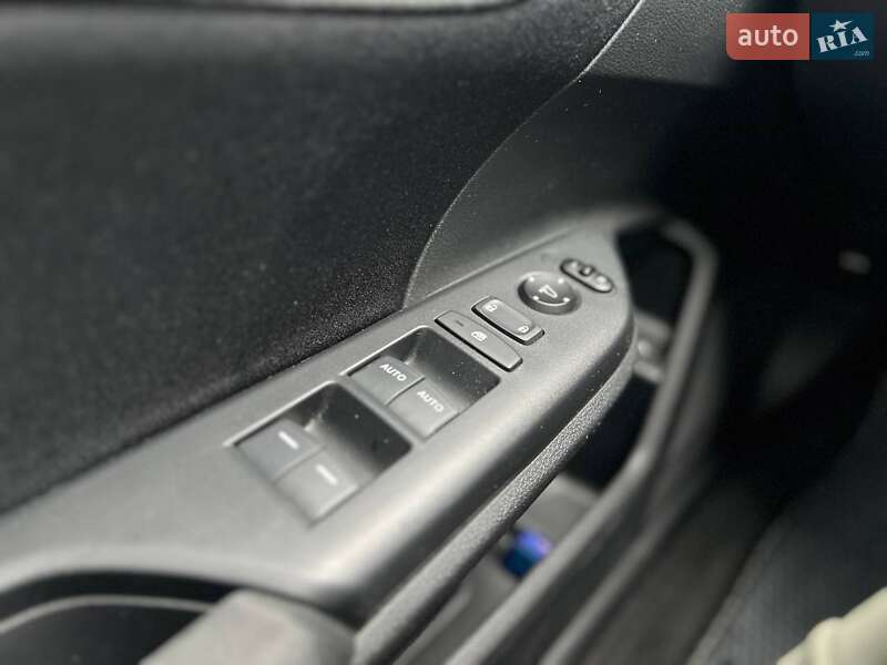 Седан Honda Insight 2020 в Киеве