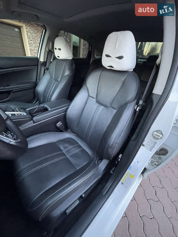Седан Honda Insight 2018 в Чернівцях
