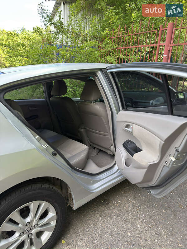 Хетчбек Honda Insight 2012 в Смілі