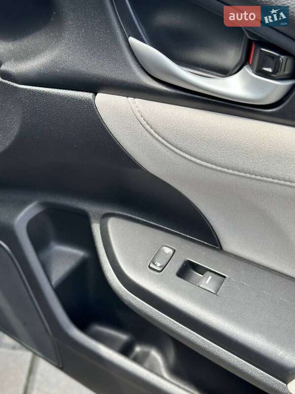 Седан Honda Insight 2018 в Луцке