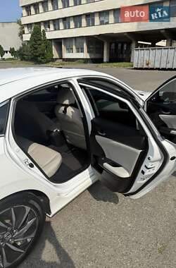 Седан Honda Insight 2020 в 