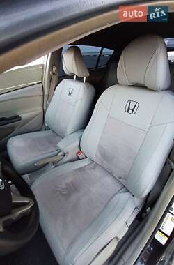 Хэтчбек Honda Insight 2011 в 