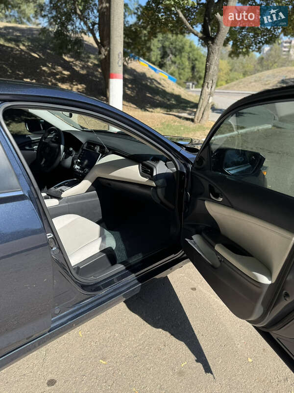 Седан Honda Insight 2021 в Кропивницком