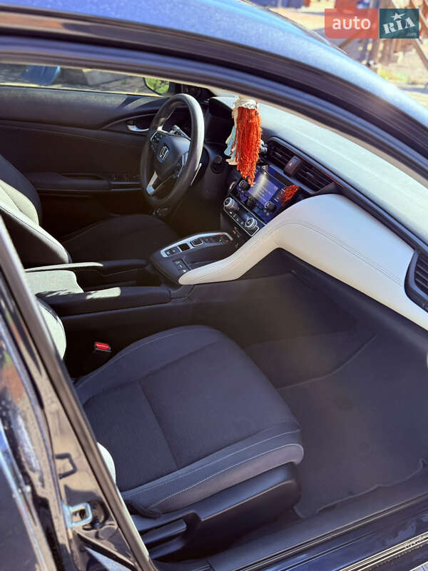 Седан Honda Insight 2018 в Ровно
