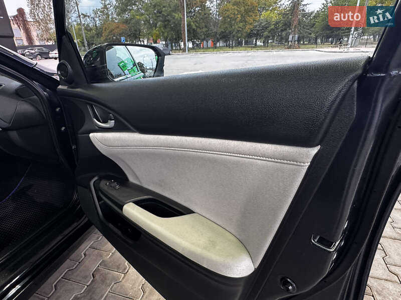 Седан Honda Insight 2019 в Одессе