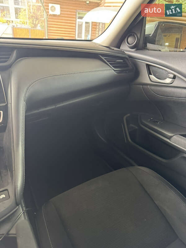 Седан Honda Insight 2020 в Чернівцях