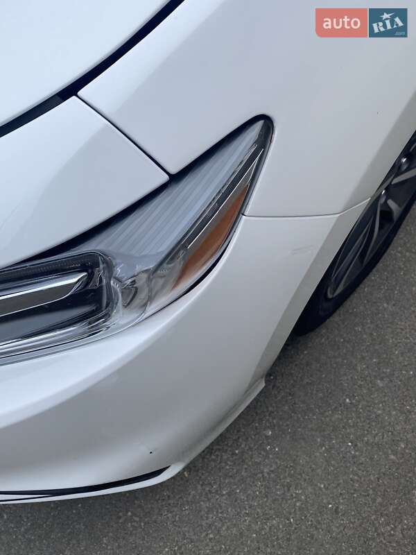 Седан Honda Insight 2018 в Києві