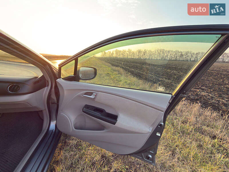 Хэтчбек Honda Insight 2012 в Полтаве