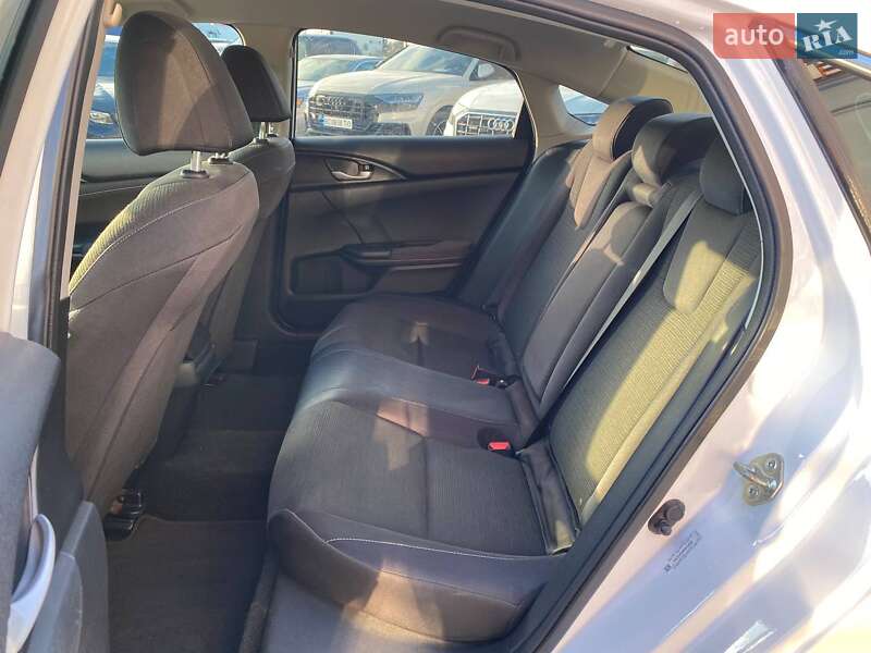 Седан Honda Insight 2018 в Львове