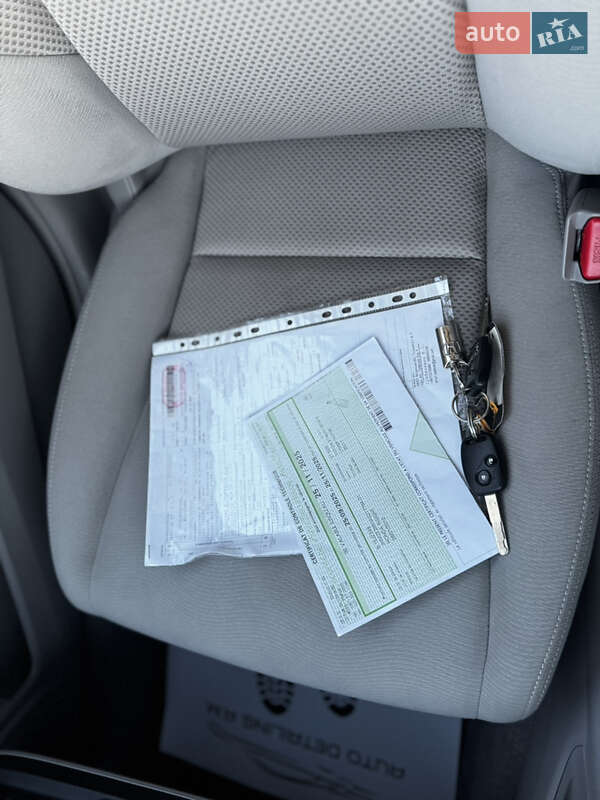 Хетчбек Honda Insight 2010 в Здолбуніві