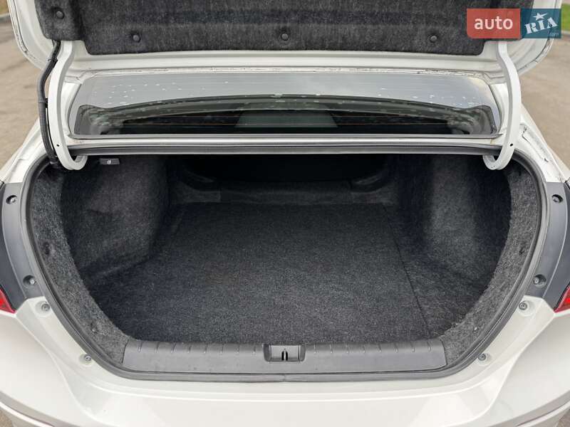 Седан Honda Insight 2018 в Дніпрі