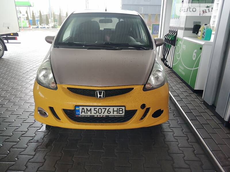 Хэтчбек Honda Jazz 2008 в Киеве