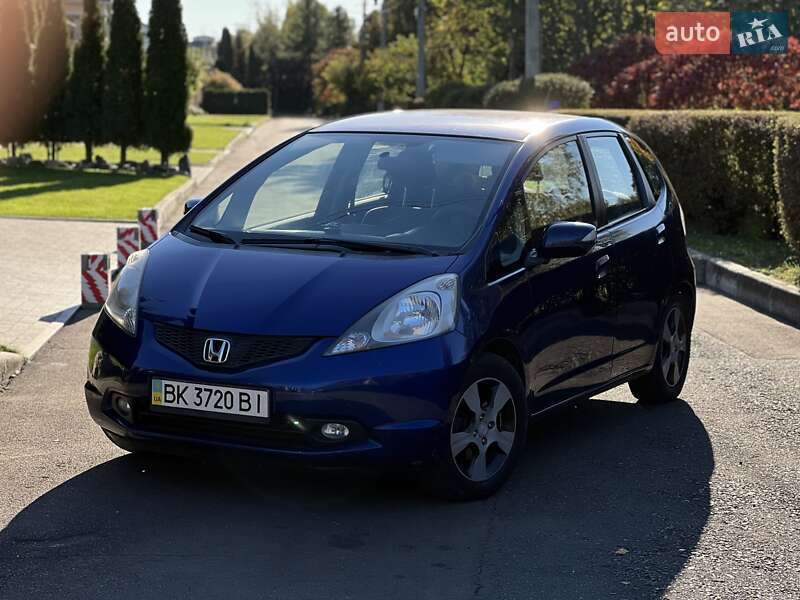 Хэтчбек Honda Jazz 2010 в Ровно фото 2 Хэтчбек Honda Jazz 2010 в Ровно