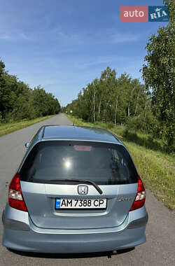 Хэтчбек Honda Jazz 2005 в 