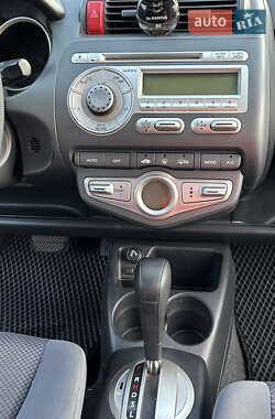 Хэтчбек Honda Jazz 2006 в 