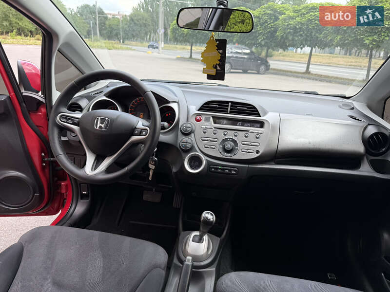 Хетчбек Honda Jazz 2010 в Дніпрі