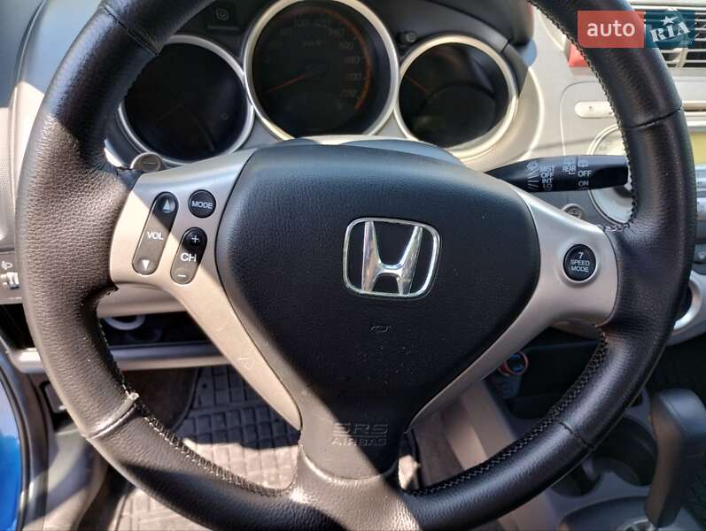 Хэтчбек Honda Jazz 2006 в Днепре
