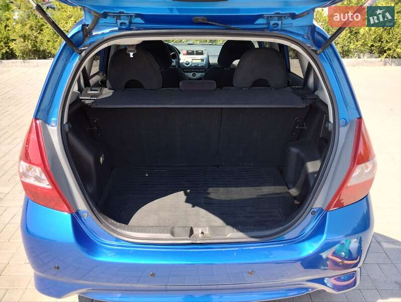 Хэтчбек Honda Jazz 2006 в Днепре