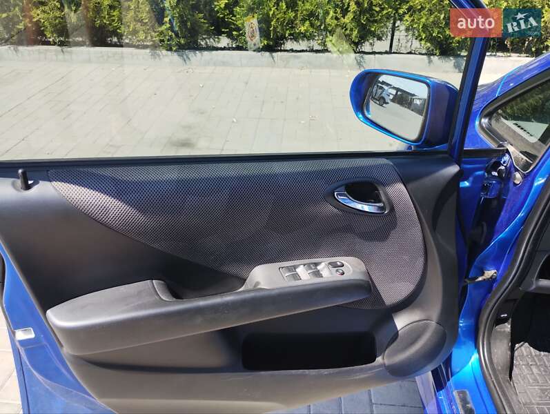 Хэтчбек Honda Jazz 2006 в Днепре