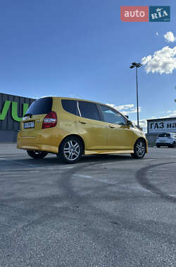 Хэтчбек Honda Jazz 2006 в 
