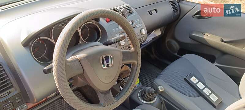Хетчбек Honda Jazz 2006 в Ладижині