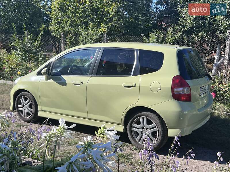 Хэтчбек Honda Jazz 2006 в Пирятине