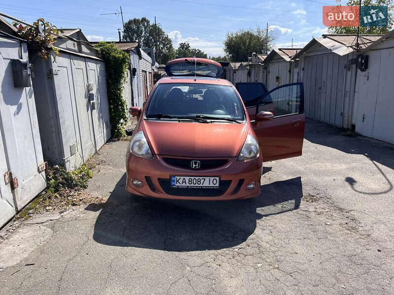 Хэтчбек Honda Jazz 2006 в Киеве