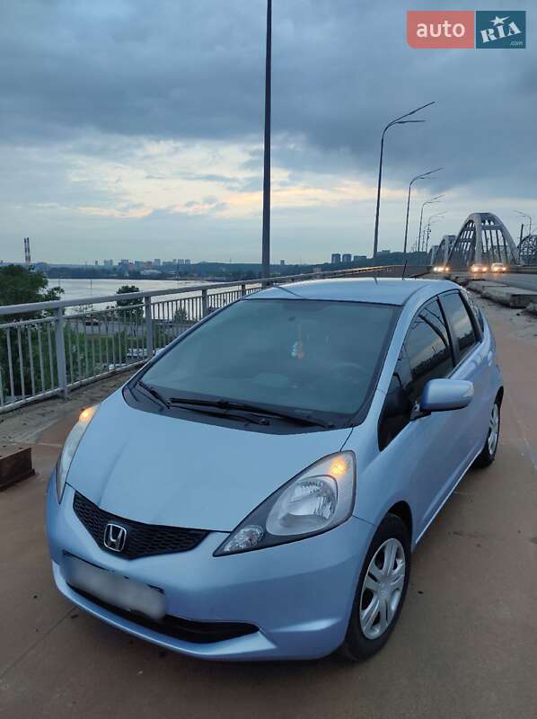 Хэтчбек Honda Jazz 2008 в Киеве