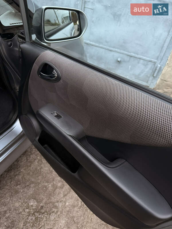 Хэтчбек Honda Jazz 2005 в Запорожье