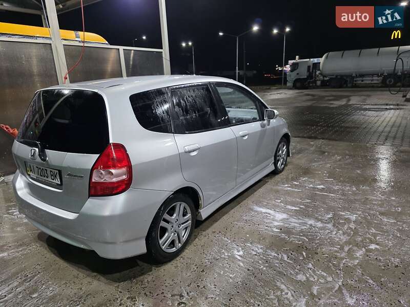 Хэтчбек Honda Jazz 2006 в Киеве