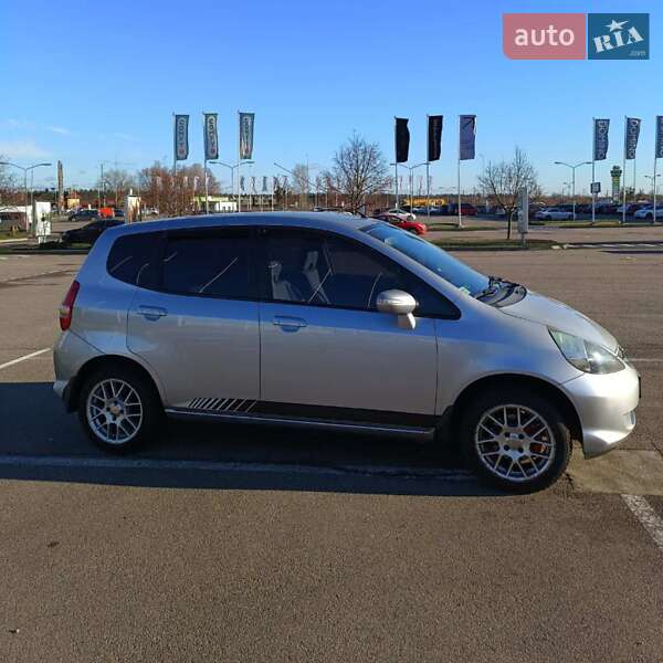 Хэтчбек Honda Jazz 2005 в Киеве фото 2 Хэтчбек Honda Jazz 2005 в Киеве