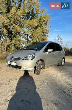 Хэтчбек Honda Jazz 2006 в Надворной
