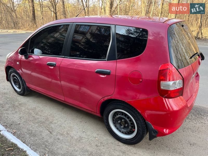 Хэтчбек Honda Jazz 2005 в Надворной