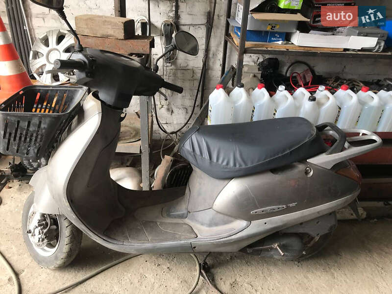 Скутер Honda Lead 100 1999 в Полтаві