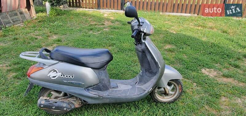 Скутер Honda Lead 100 2001 в Новодністровську