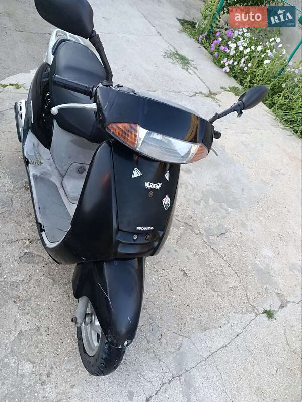 Мопеды Honda Lead 100 2003 в Белгороде-Днестровском