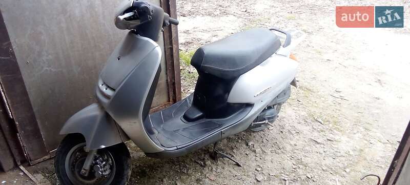 Скутер Honda Lead 50 AF 48 2004 в Татарбунарах