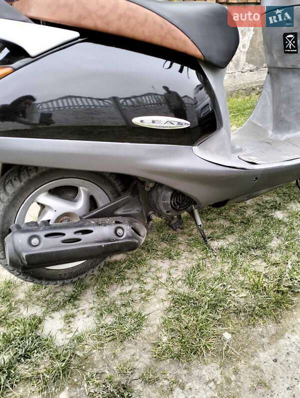 Грузовые мотороллеры, мотоциклы, скутеры, мопеды Honda Lead 50 AF 48 2003 в Лопатине фото 3 Грузовые мотороллеры, мотоциклы, скутеры, мопеды Honda Lead 50 AF 48 2003 в Лопатине