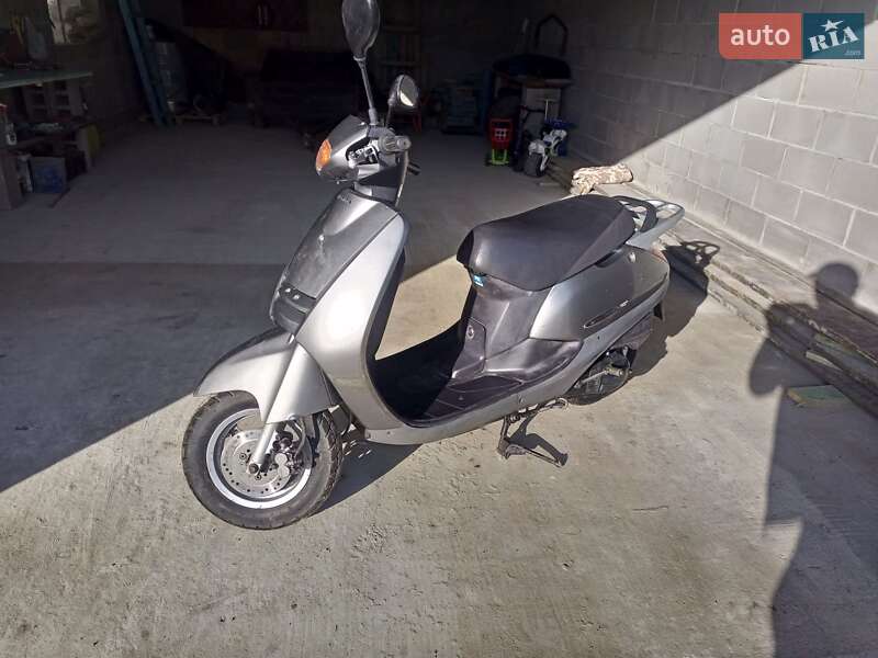 Скутер Honda Lead 50 AF 48 2002 в Володимирі