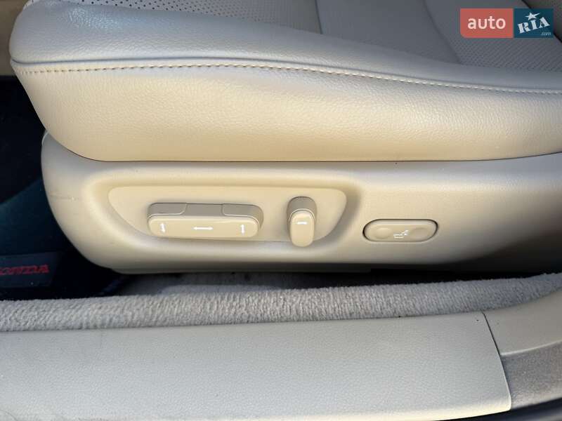 Седан Honda Legend 2006 в Запорожье