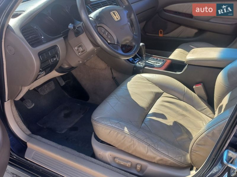 Седан Honda Legend 2000 в Львове